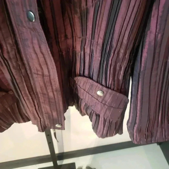 UBU Burgundy Crinkle Jacket - Picture 4 of 11